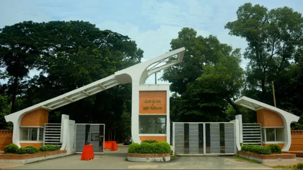 চুয়েটে গাঁজা সেবনের অভিযোগে ৮ শিক্ষার্থী বহিষ্কার, হল থেকেও স্থায়ীভাবে অপসারণ