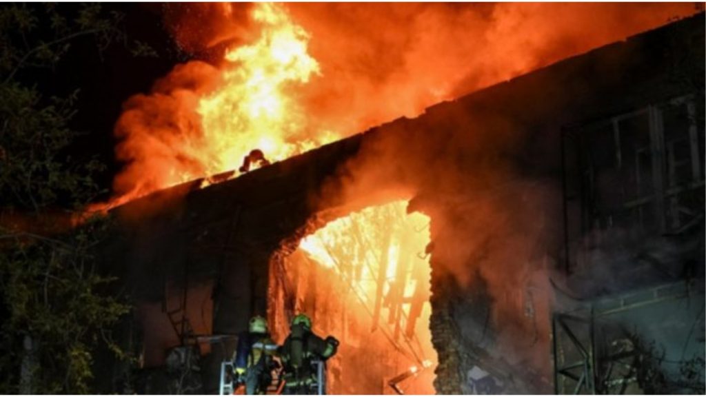 রাতে ইউক্রেনে রাশিয়ার ব্যাপক ড্রোন হামলা ক্ষতিগ্রস্ত দুই শহর