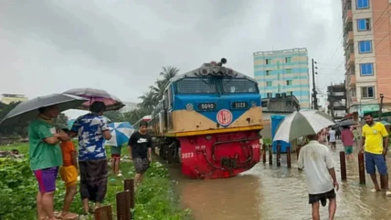 পাঁচ দিন পর চালু হলো চট্টগ্রাম-কক্সবাজার রুটে ট্রেন চলাচল