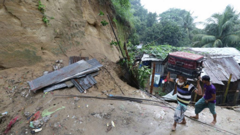১৮ বছরে পাহাড়ধসে প্রাণ গেল ৩১২ জনের বাড়ছে শঙ্কা