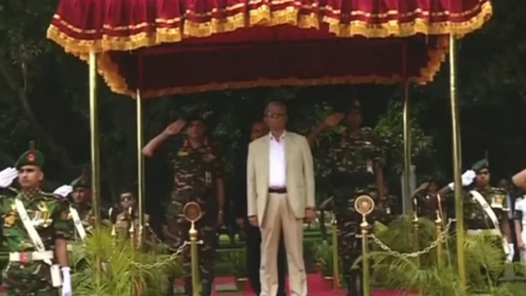 প্রথমবার বঙ্গভবনে প্রবেশ করলেন রাষ্ট্রপতি মির্জা ফখরুল